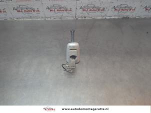 O183159 Gebruikte portierslot cilinder links Mitsubishi Outlander
