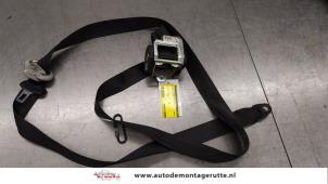 O183201 Gebruikte veiligheidsgordel rechts-voor Volkswagen Fox