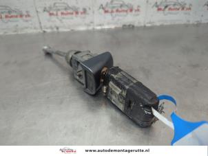 O183237 Gebruikte portierslot cilinder links Citroen C4 Grand Picasso