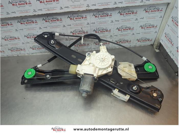 Gebruikte Raammechaniek 4Deurs rechts-voor BMW 3-Serie O183249