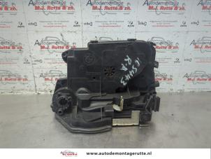 O183253 Gebruikte portierslot mechaniek 4deurs rechts-achter BMW 3-Serie