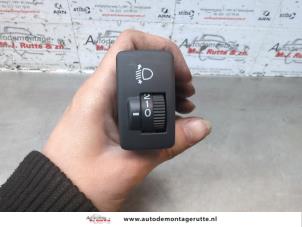 O183348 Gebruikte schakelaar koplamp ihv Honda Insight