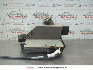 O183370 Gebruikte portierslot mechaniek 4deurs rechts-achter Peugeot 208