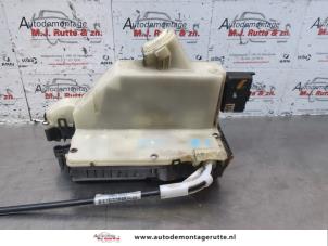 O183373 Gebruikte portierslot mechaniek 4deurs rechts-voor Peugeot 208