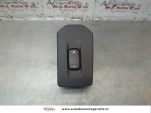 O183414 Gebruikte schakelaar elektrisch raam Cadillac CTS