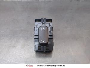 O183416 Gebruikte schakelaar elektrisch raam Cadillac CTS