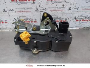 O183449 Gebruikte slotmechaniek portier 4deurs links-achter Cadillac CTS