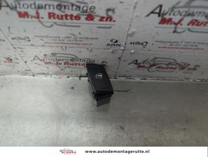 O183511 Gebruikte raam schakelaar elektrisch Skoda Octavia