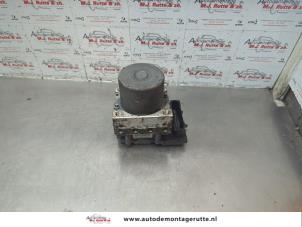 O183542 Gebruikte abs pomp Nissan Qashqai