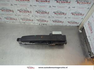 O183607 Gebruikte deurgreep 4deurs links-achter Nissan Qashqai