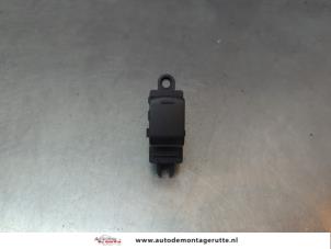 O183617 Gebruikte ruit schakelaar elektrisch Nissan Qashqai
