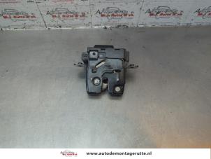 O183618 Gebruikte slotmechaniek achterklep Nissan Qashqai