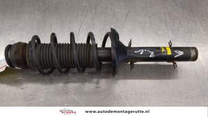 O183656 Gebruikte mac phersonpoot links-voor Volkswagen Golf
