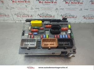 O183688 Gebruikte zekeringkast Peugeot 3008