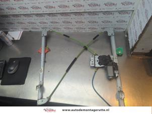 O183725 Gebruikte ruitmechaniek 2deurs links-voor Peugeot Expert