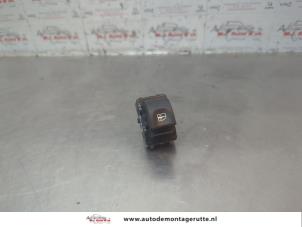 O183752 Gebruikte elektrisch raam schakelaar Renault Megane
