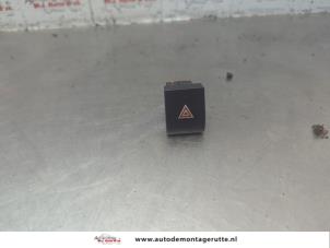 O183800 Gebruikte paniekverlichtings schakelaar Peugeot 3008