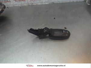 O183806 Gebruikte radiobediening stuur Peugeot 3008