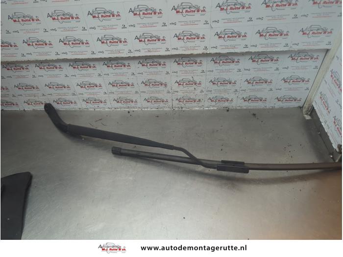 Gebruikte Ruitenwisserarm voor Renault Megane Scenic O183815