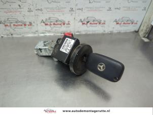 O183882 Gebruikte sleutel+contactslot Mercedes Citan