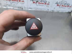 O183904 Gebruikte alarmlicht schakelaar Seat Altea