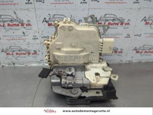 O183900 Gebruikte deurslot mechaniek 4deurs rechts-voor Seat Altea
