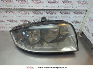 O183940 Gebruikte rechter koplamp Audi A2