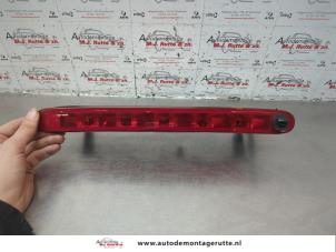 O183944 Gebruikte remlicht extra midden Nissan Pixo