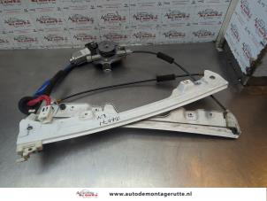 O183964 Gebruikte ruitmechaniek 4deurs links-voor Nissan Murano