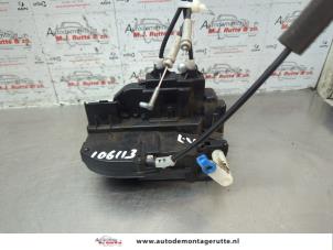 O183983 Gebruikte deurslot mechaniek 4deurs links-voor Nissan Murano