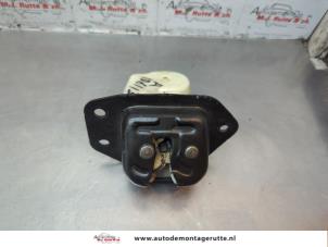 O183985 Gebruikte slotmechaniek achterklep Nissan Murano