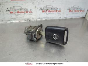 O183987 Gebruikte cilinderslot portier links Nissan Murano