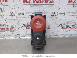 O184015 Gebruikte alarmlicht schakelaar Renault Kangoo