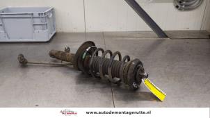 O184049 Gebruikte voorpoot rechts Peugeot 207