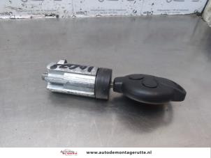 O184047 Gebruikte cilinderslot portier links Smart Fortwo