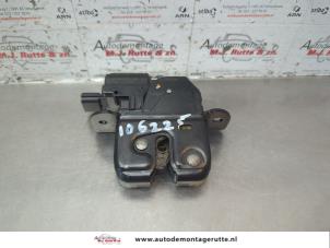 O184059 Gebruikte slotmechaniek achterklep Renault Megane