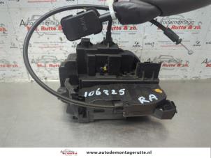 O184057 Gebruikte deurslot mechaniek 4deurs rechts-achter Renault Megane