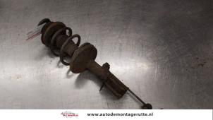 O184083 Gebruikte schokdemperpoot rechts-voor Renault Twingo