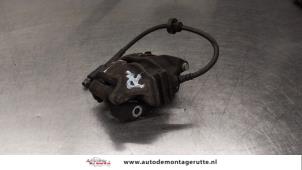 O184178 Gebruikte remklauw (tang) rechts-voor Citroen C3