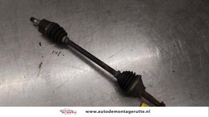 O184210 Gebruikte cardanas links-voor (vwa) Volkswagen UP