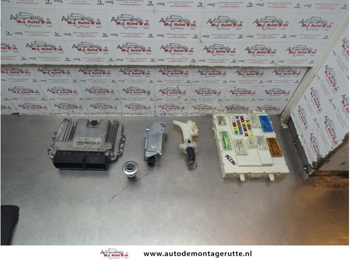 Gebruikte Kontaktslot + computer Ford Grand C-Max O184299