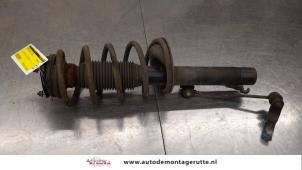 O184331 Gebruikte mac phersonpoot links-voor Ford Transit Connect