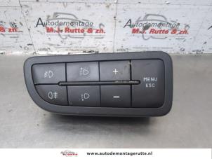 O184339 Gebruikte schakelaar koplamp ihv Fiat Punto