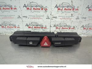 O184360 Gebruikte schakelaar paniekverlichting Kia Pro Cee'd