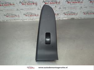 O184363 Gebruikte raam schakelaar elektrisch Kia Pro Cee'd