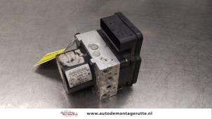 O184391 Gebruikte abs pomp Renault Megane