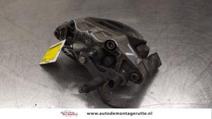 O184398 Gebruikte remklauw (tang) links-voor Audi A4