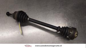 O184408 Gebruikte aandrijfas links-voor Audi A4