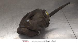 O184472 Gebruikte remklauw (tang) rechts-voor Peugeot 3008