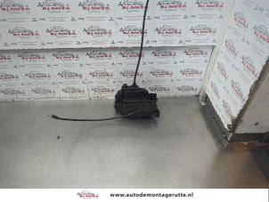 O184495 Gebruikte slotmechaniek portier 4deurs rechts-achter Renault Grand Scenic